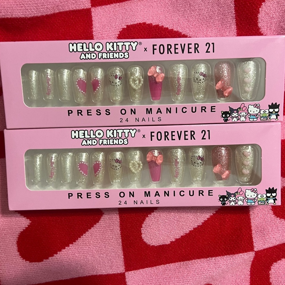 Hello Kitty press-on nails